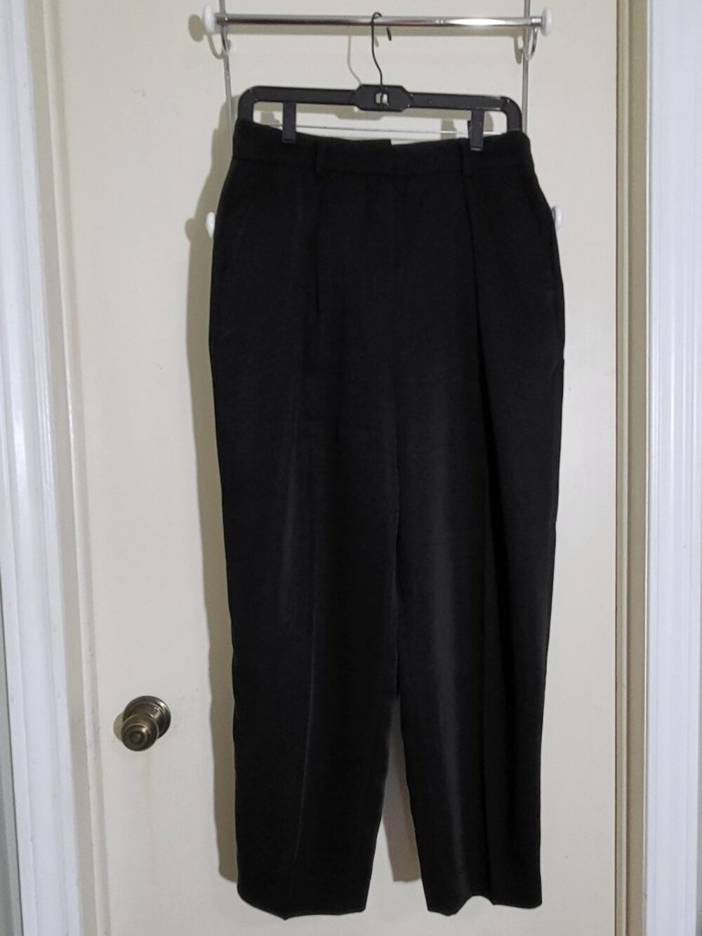RW&CO. Black Wide-Leg High-Waist Trousers - Picture 3 of 14